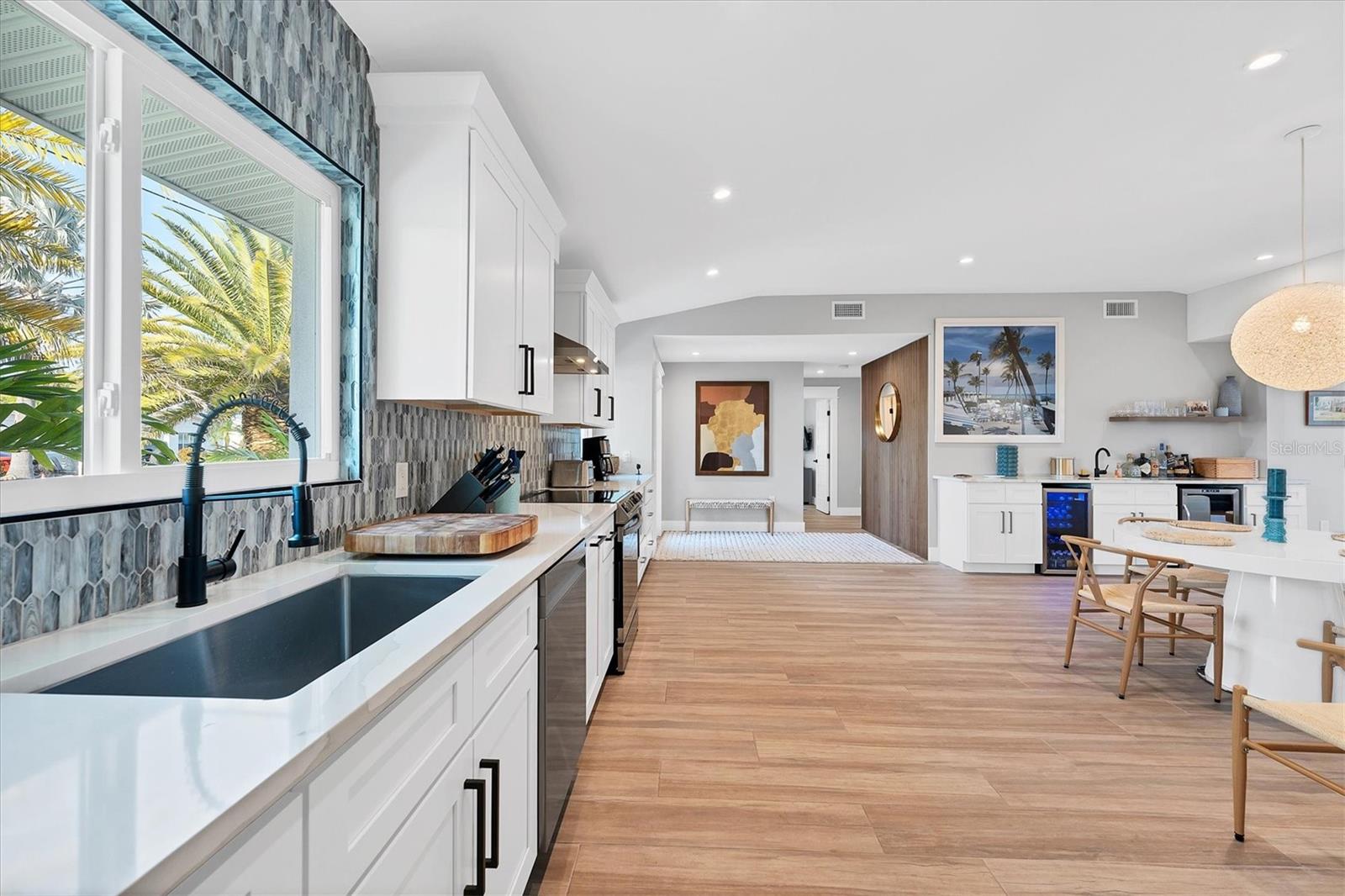 10115 KINGFISHER RD E