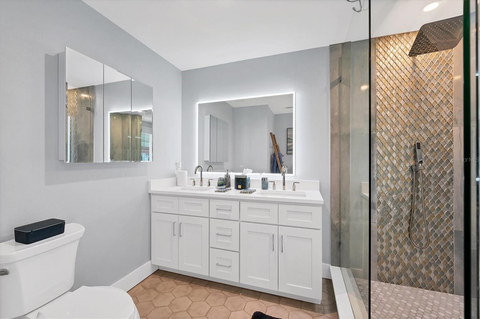 10115 KINGFISHER RD E