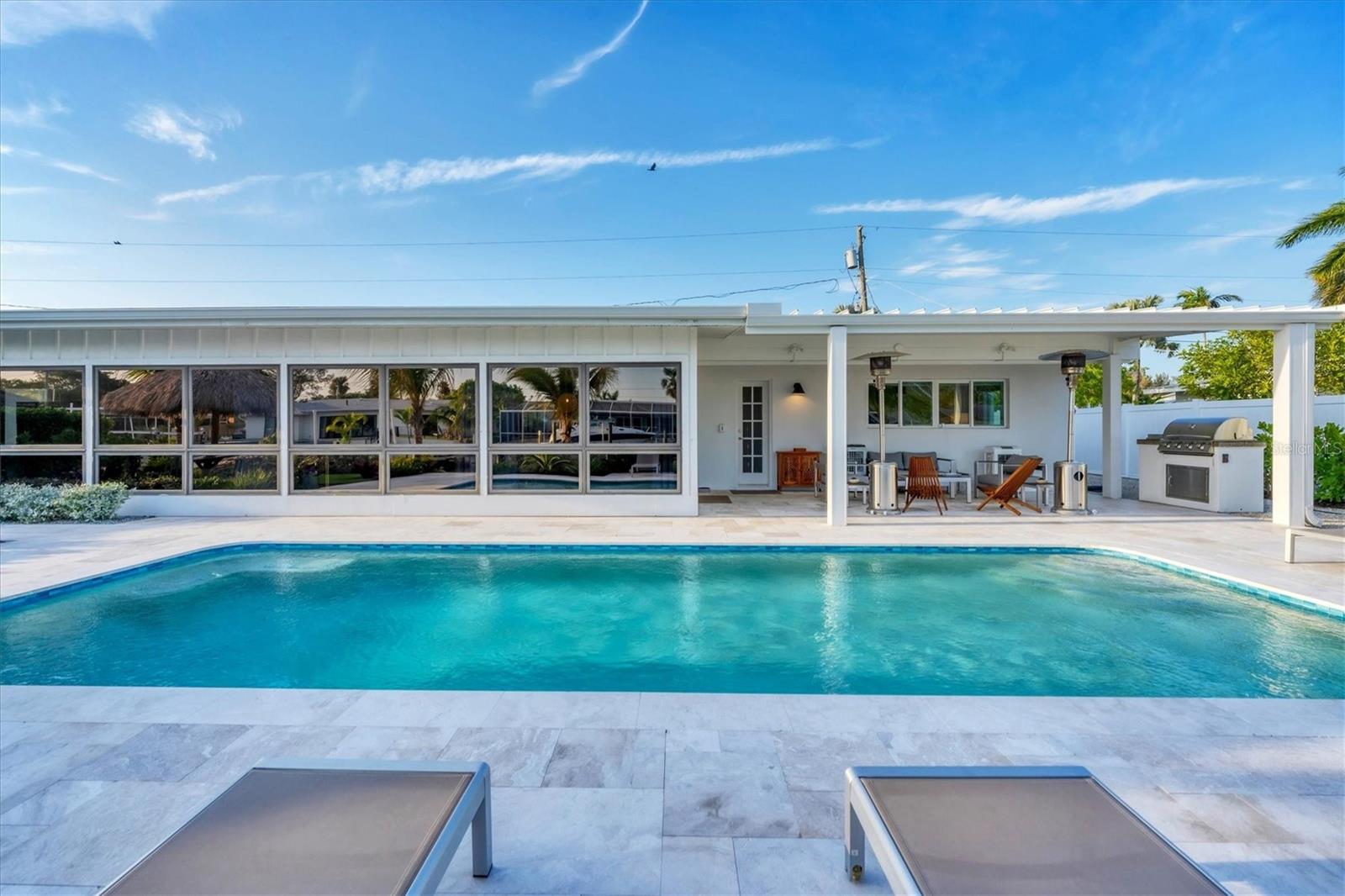 10115 KINGFISHER RD E