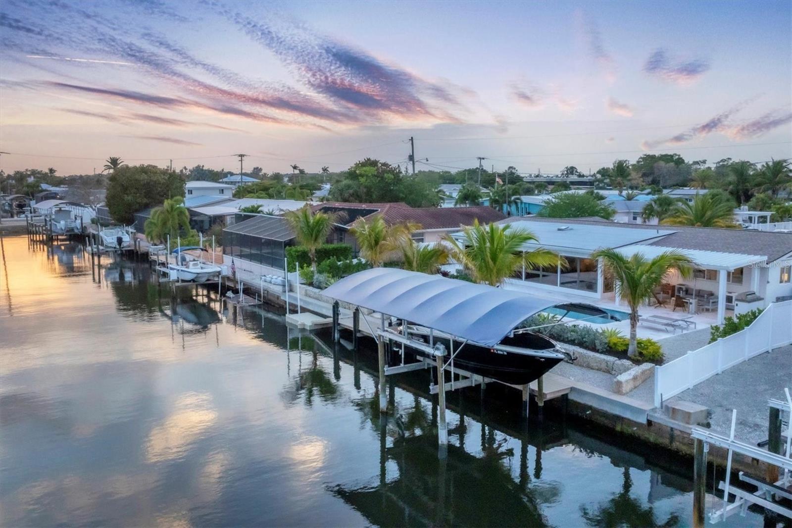 10115 KINGFISHER RD E