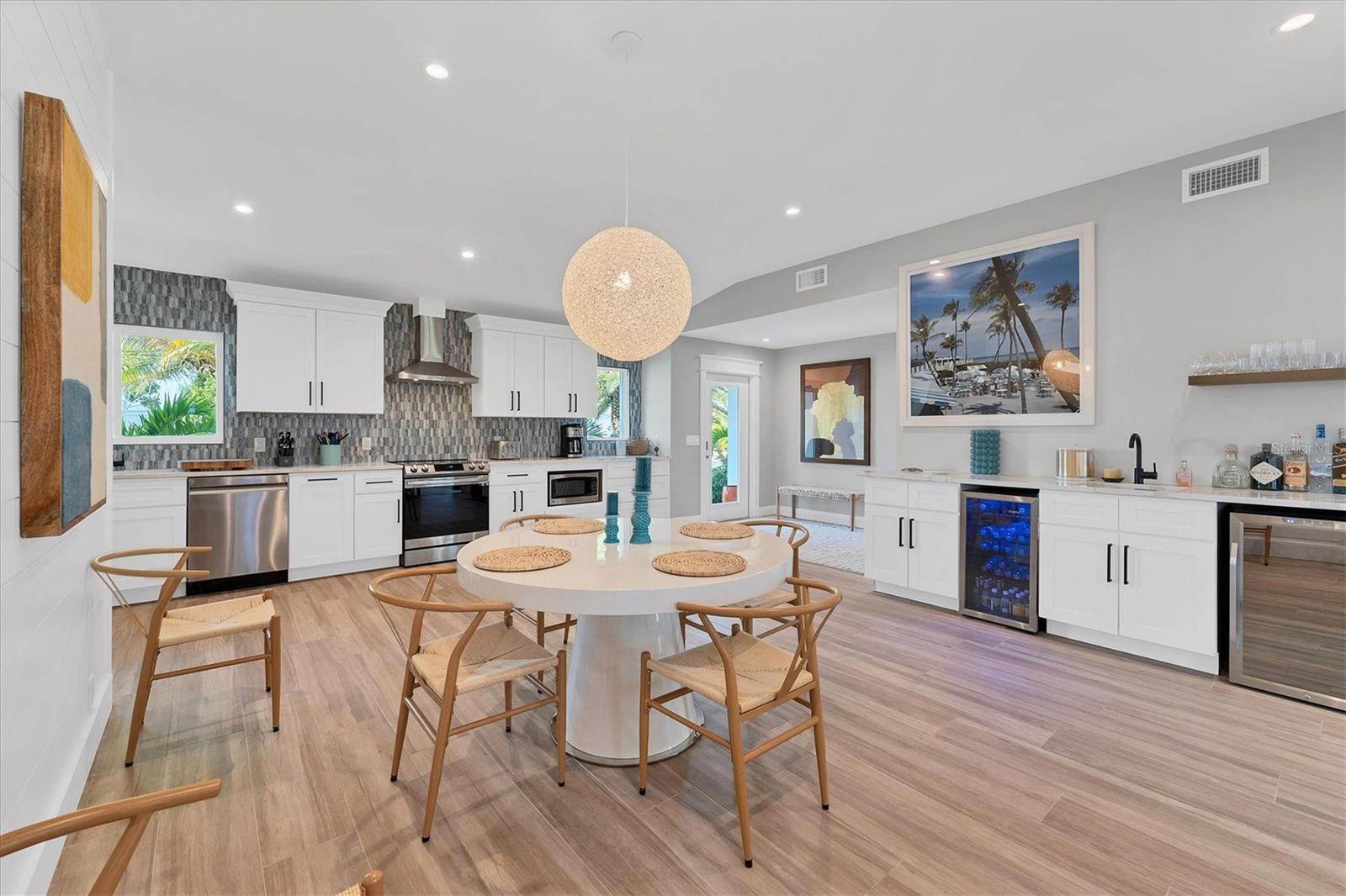 10115 KINGFISHER RD E