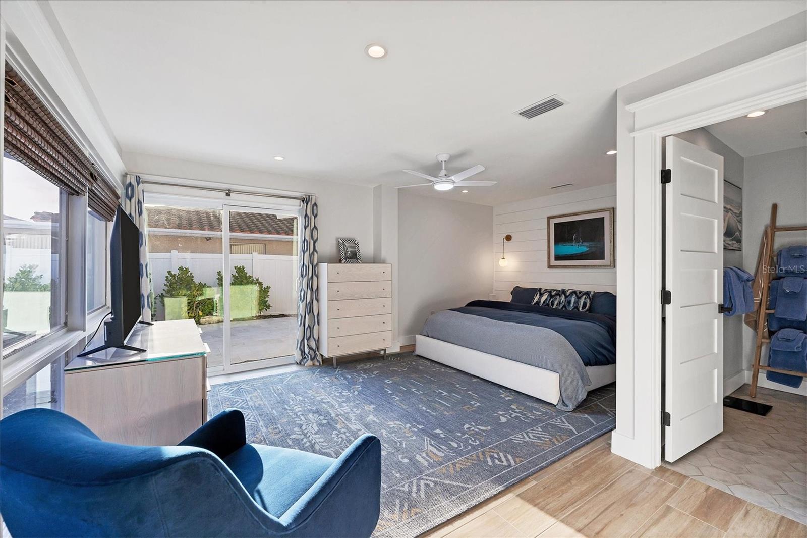 10115 KINGFISHER RD E