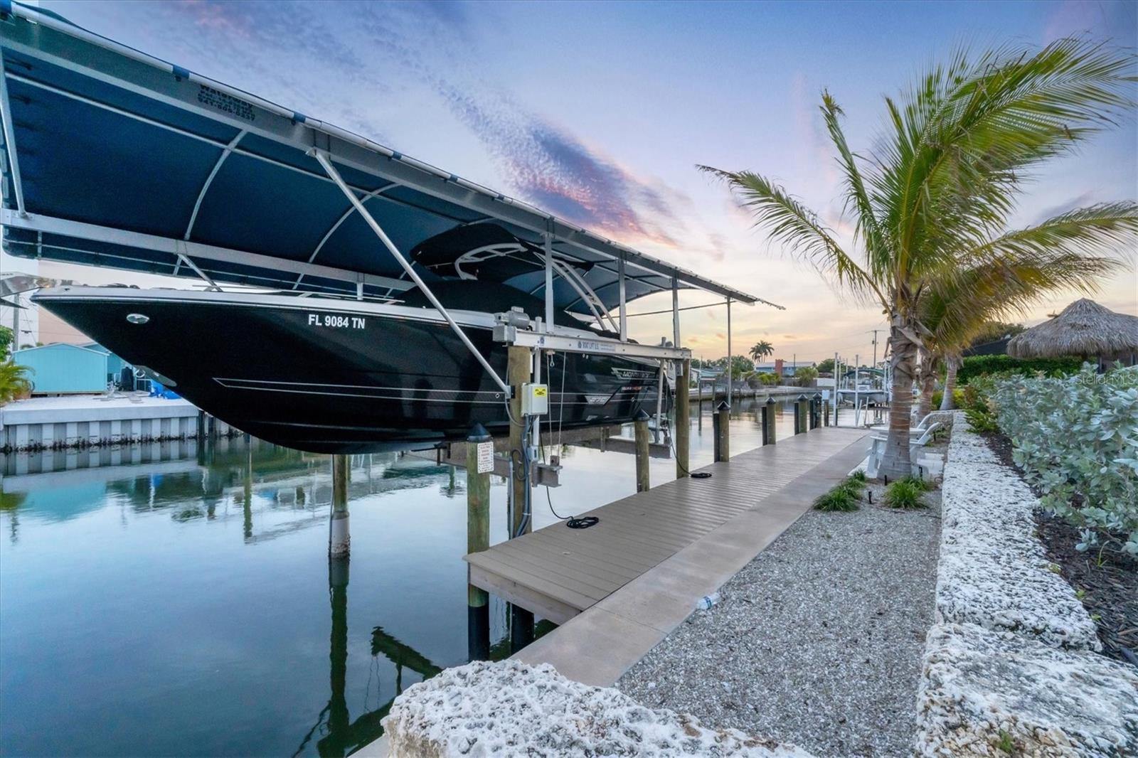 10115 KINGFISHER RD E