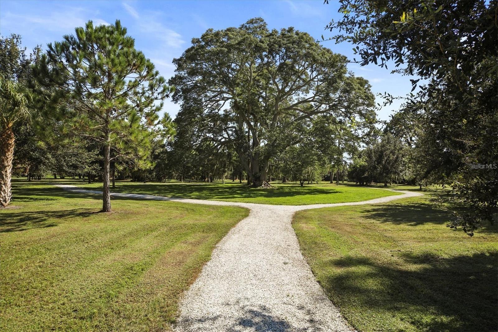 1460 LANDINGS CIR #51