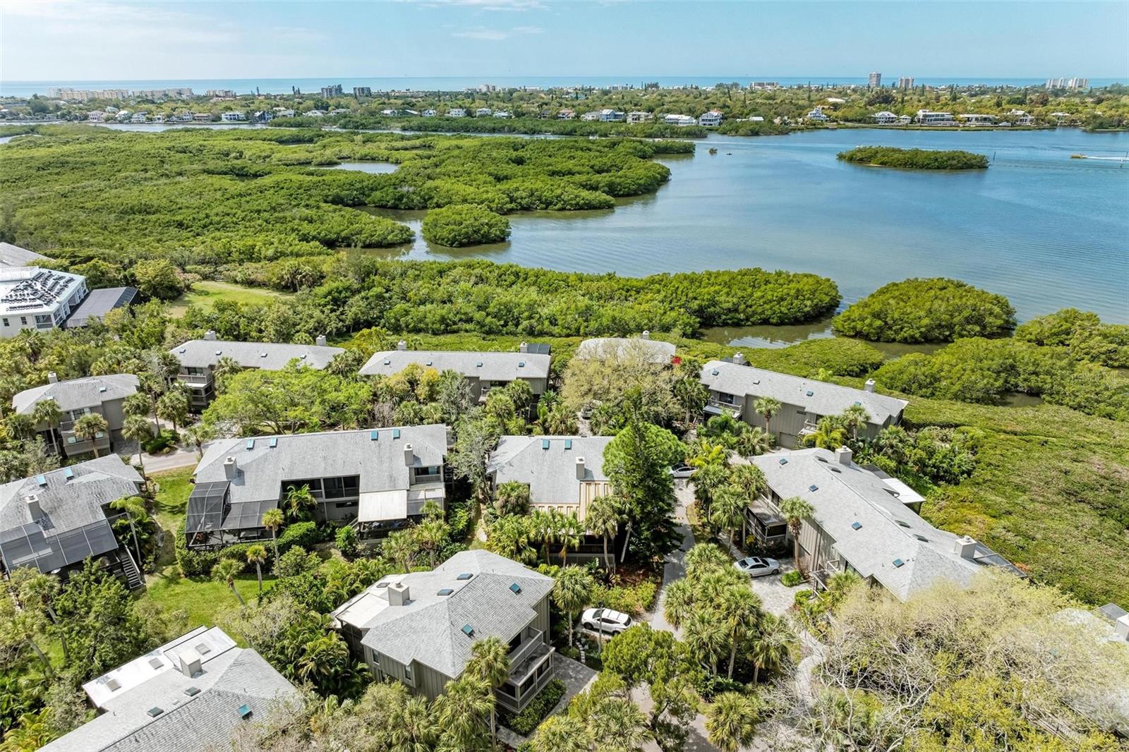 1460 LANDINGS CIR #51