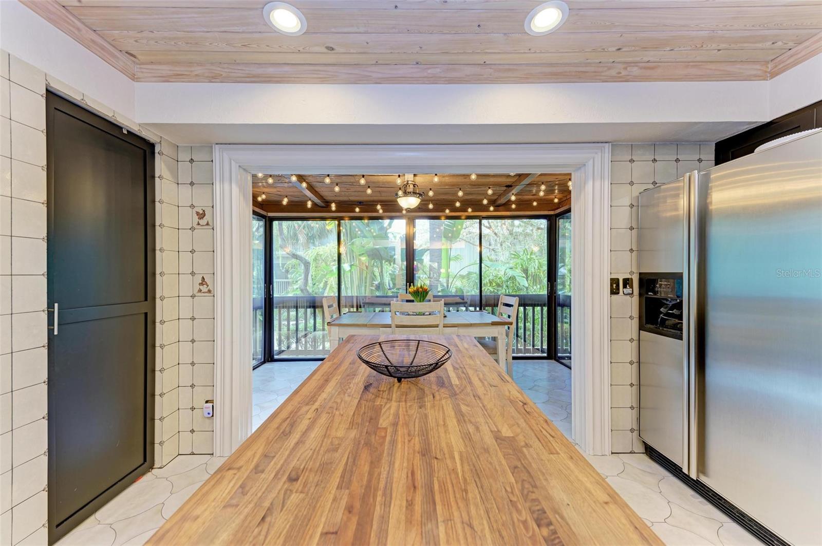 1460 LANDINGS CIR #51