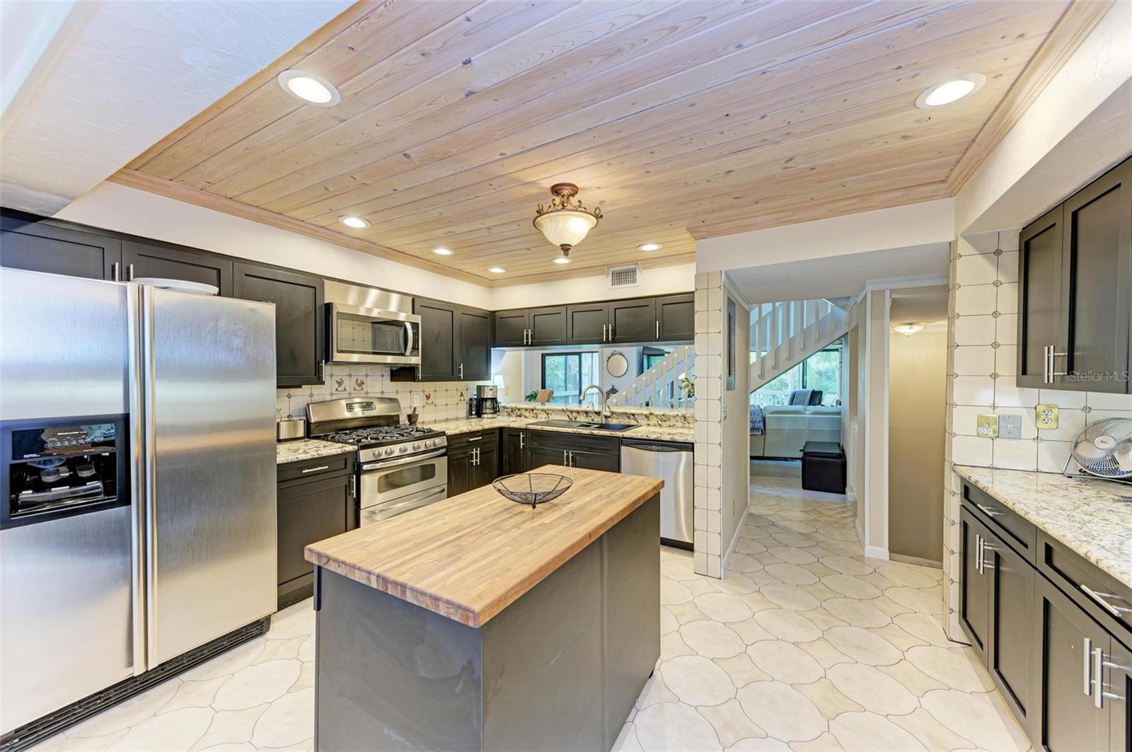 1460 LANDINGS CIR #51