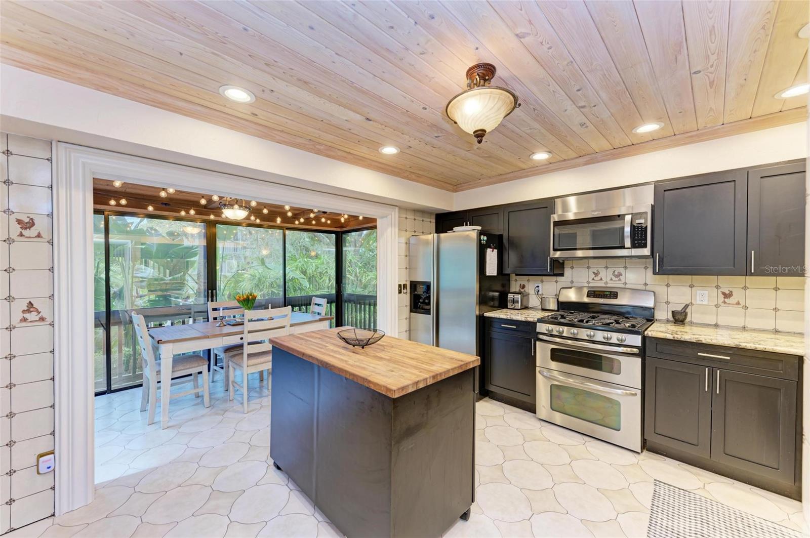 1460 LANDINGS CIR #51