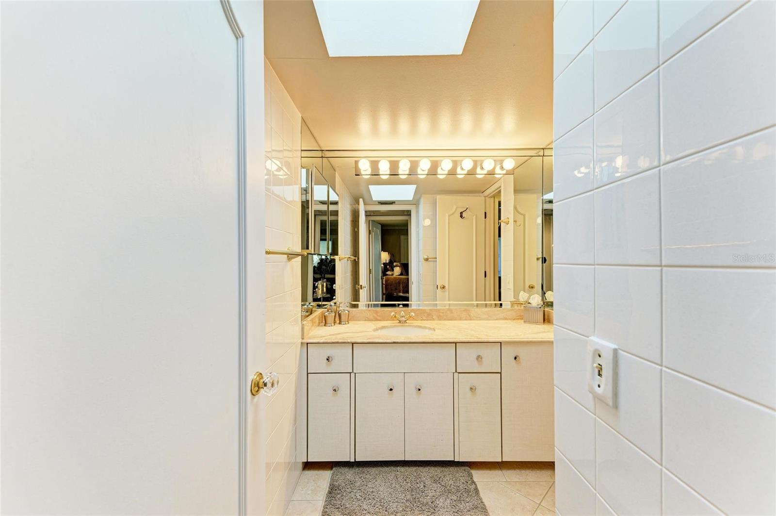 1460 LANDINGS CIR #51