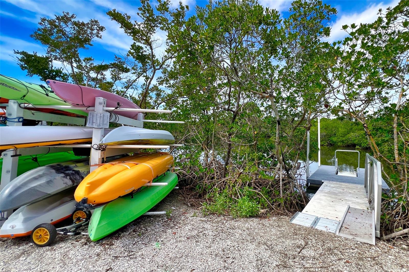 1460 LANDINGS CIR #51