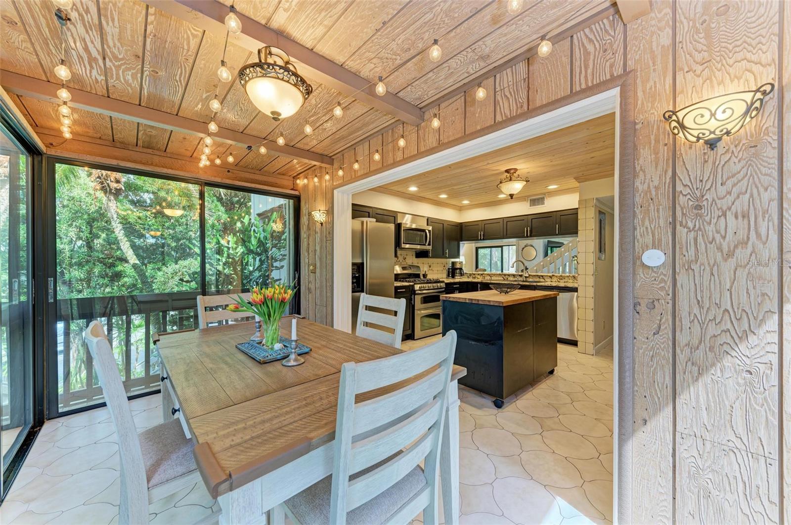 1460 LANDINGS CIR #51