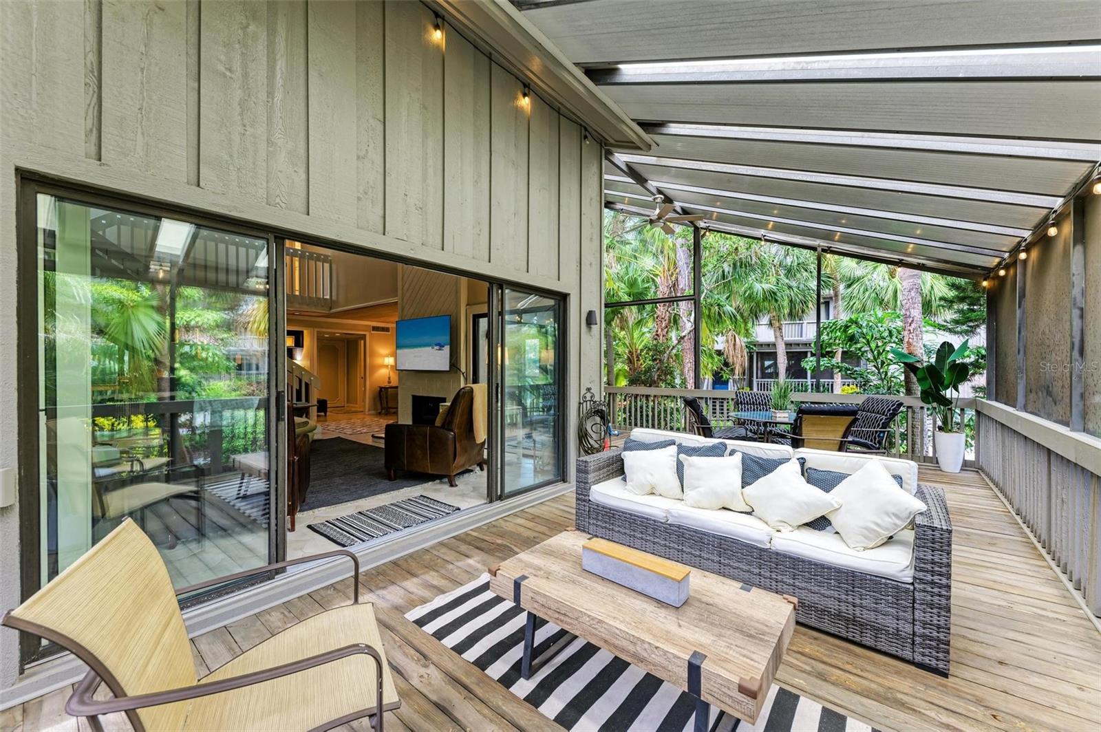 1460 LANDINGS CIR #51