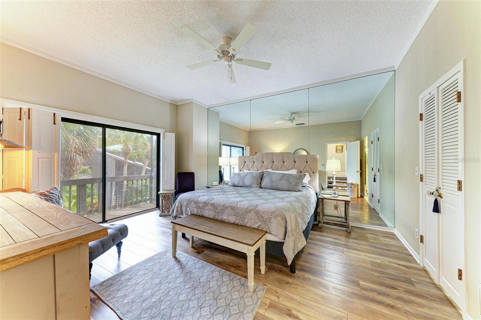 1460 LANDINGS CIR #51