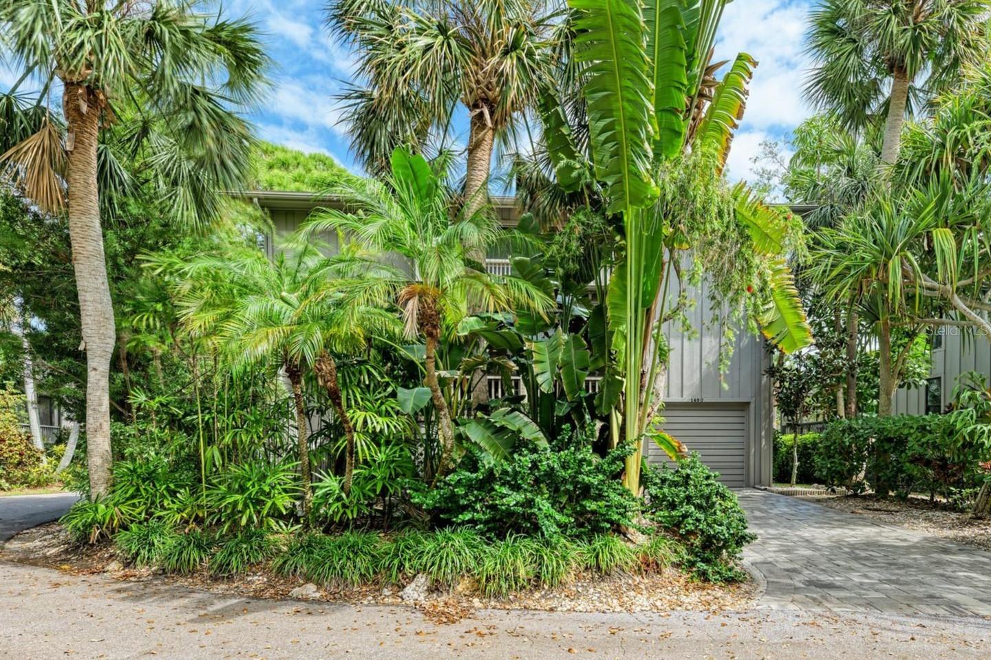 1460 LANDINGS CIR #51