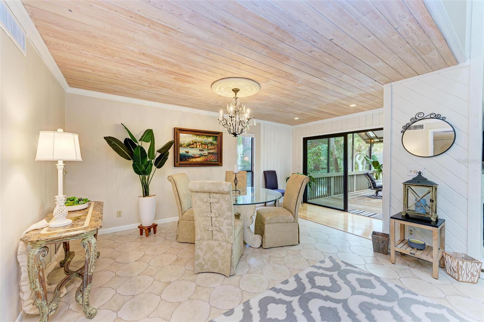 1460 LANDINGS CIR #51