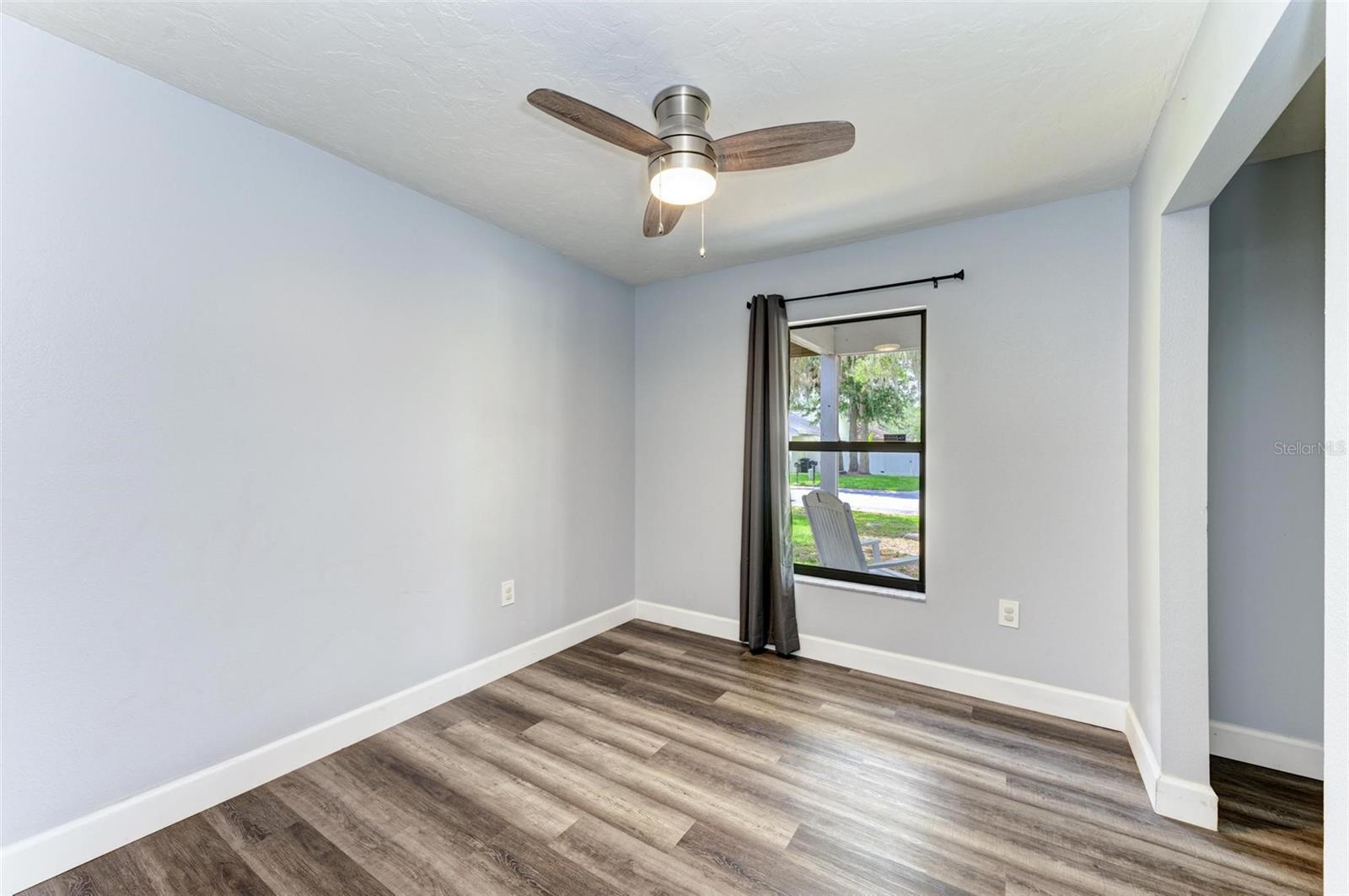 5465 81ST AVENUE CIR E