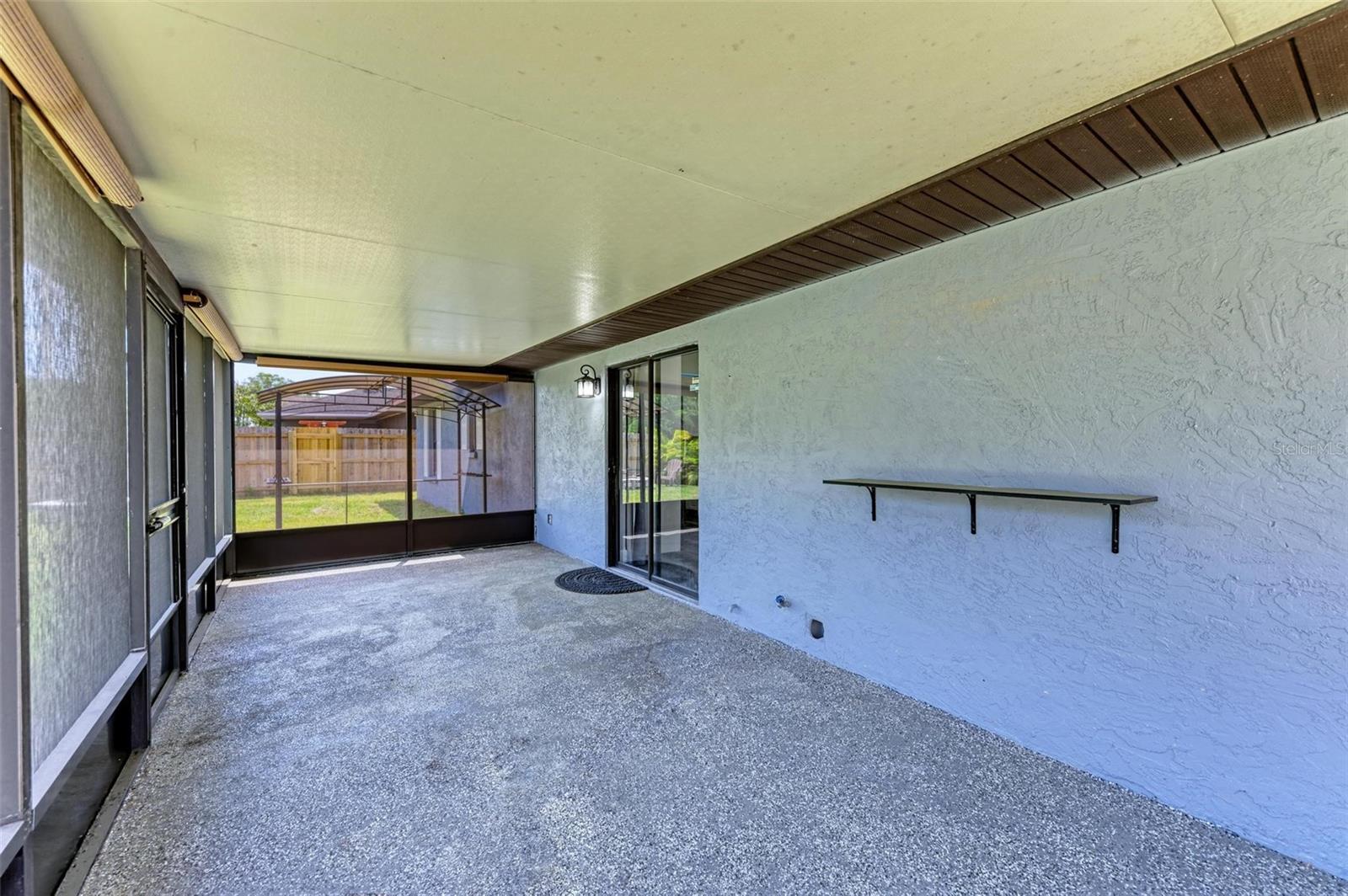 5465 81ST AVENUE CIR E