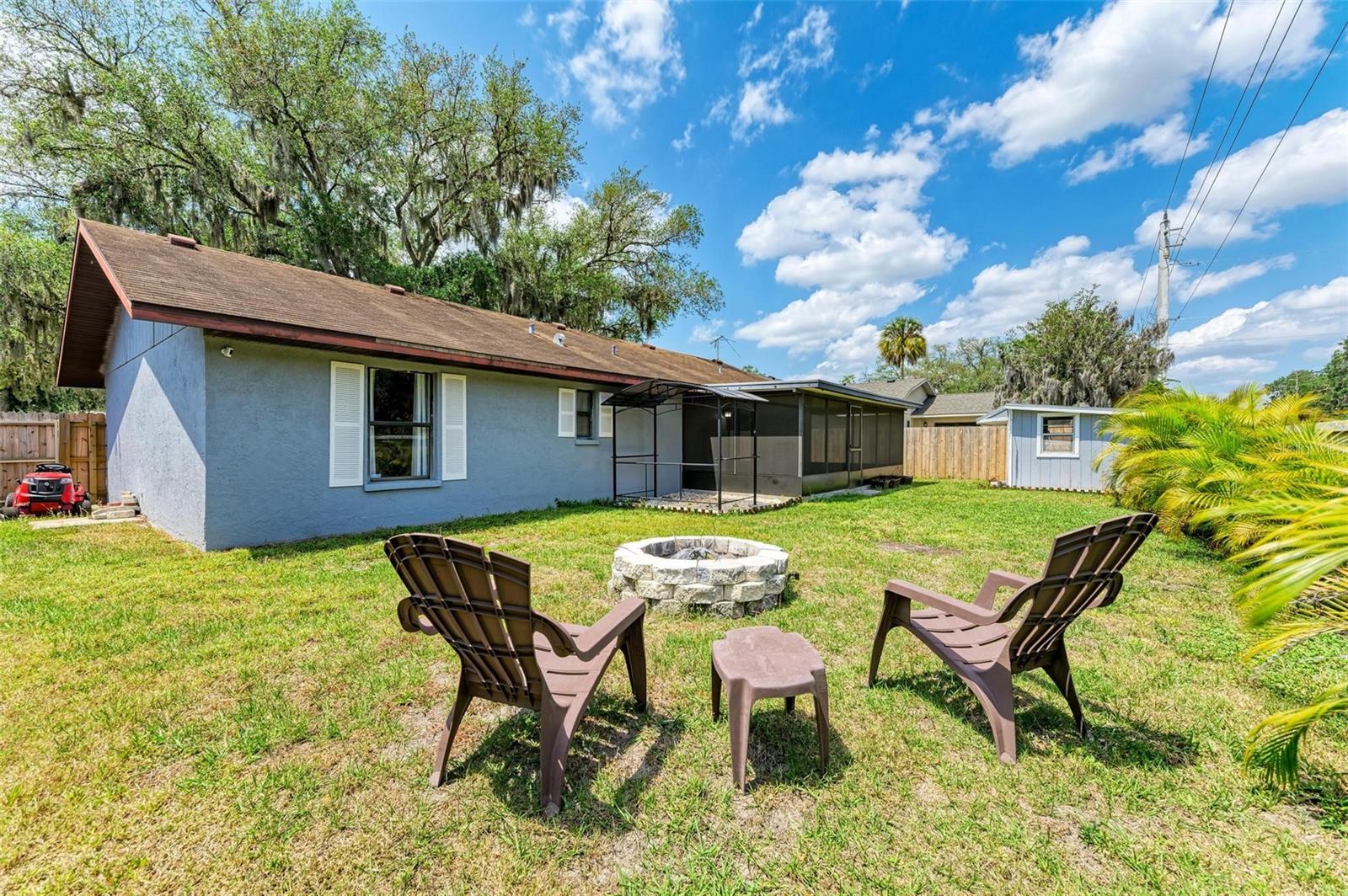 5465 81ST AVENUE CIR E