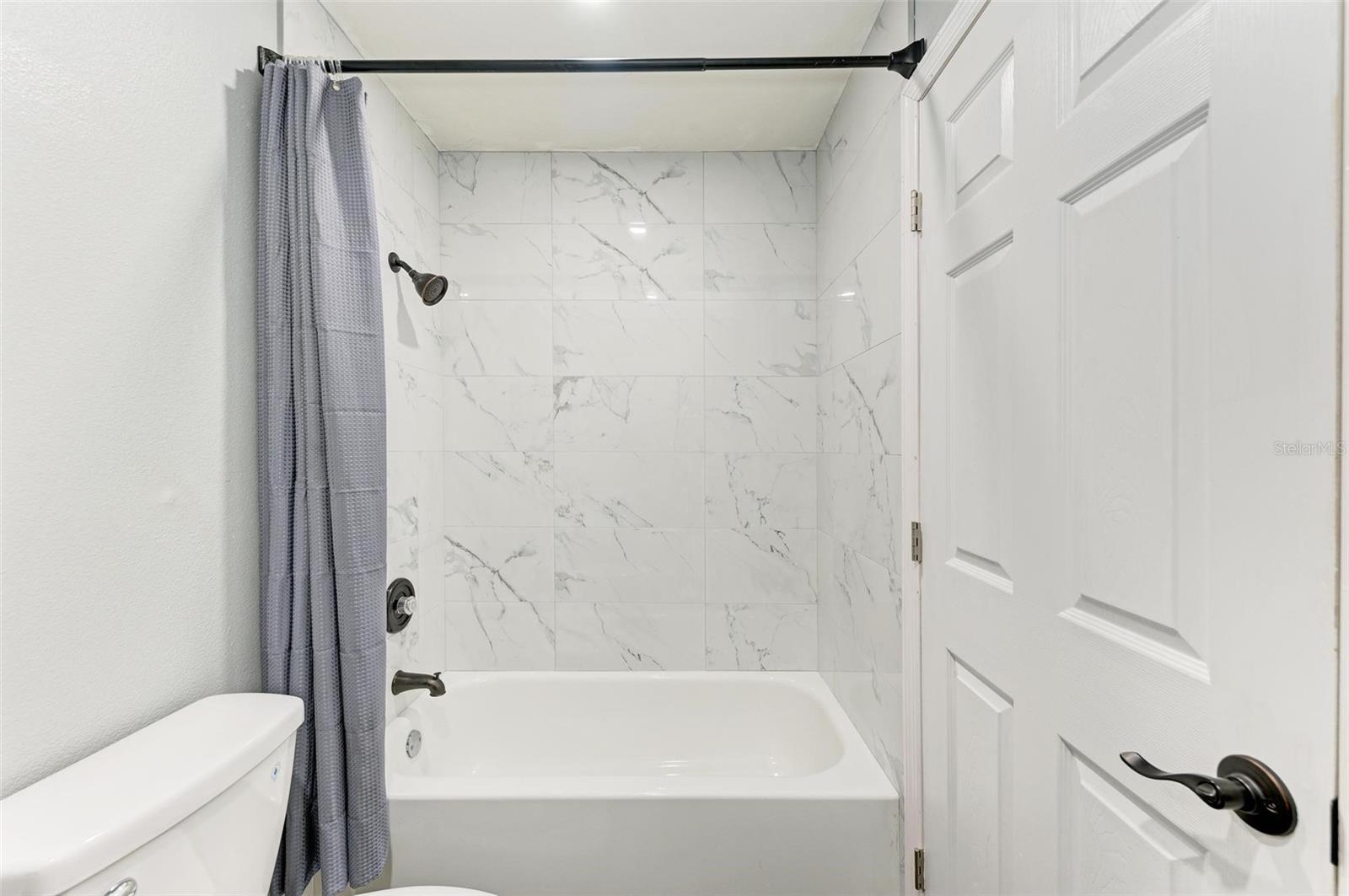 5465 81ST AVENUE CIR E