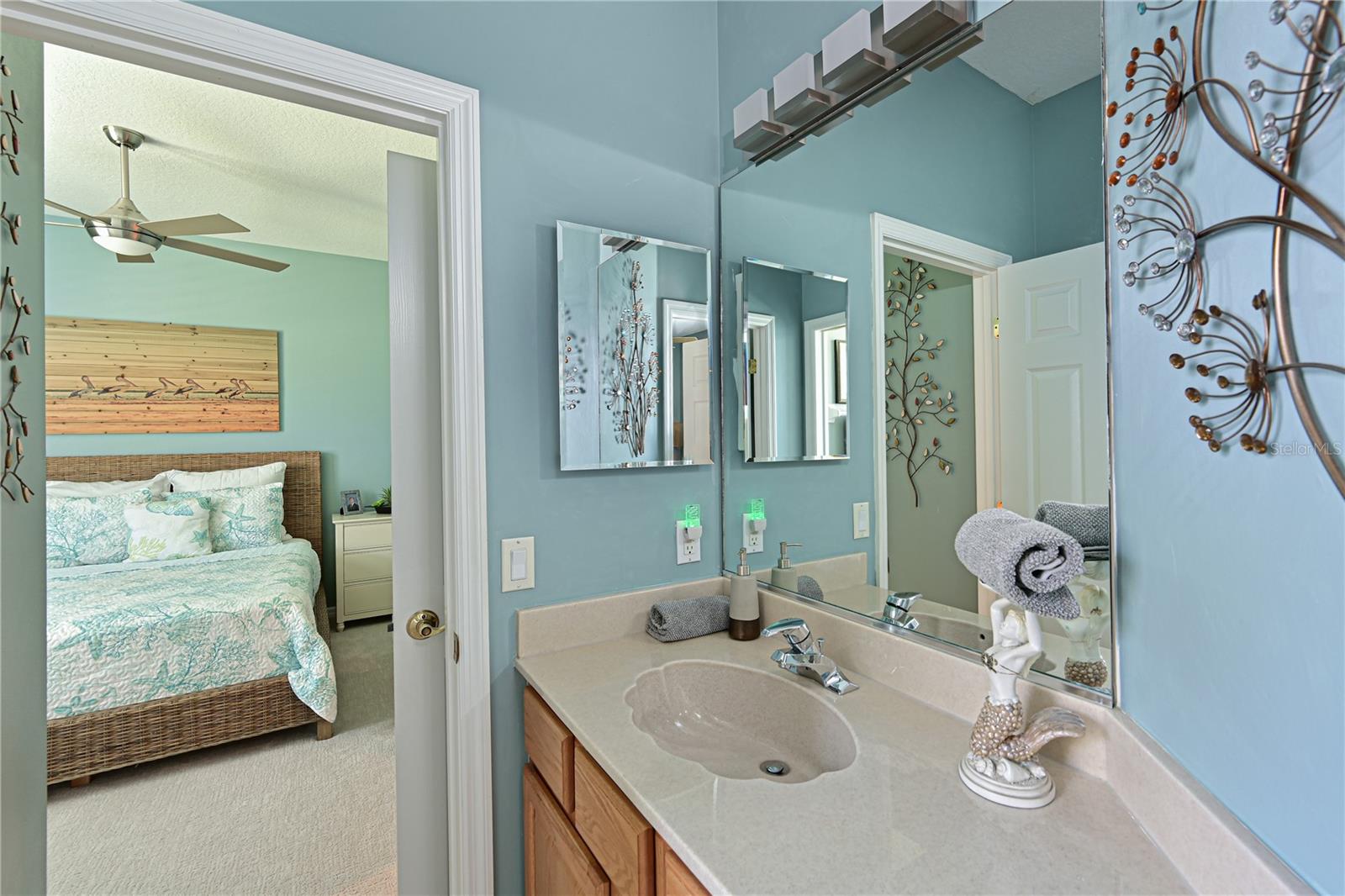 608 PLANTERS MANOR WAY