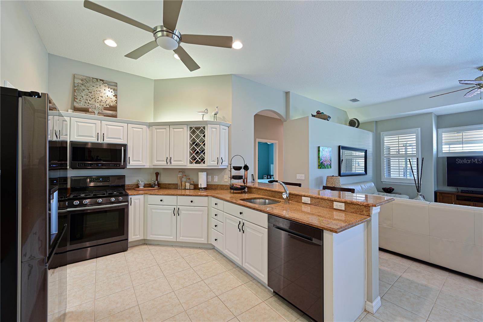 608 PLANTERS MANOR WAY