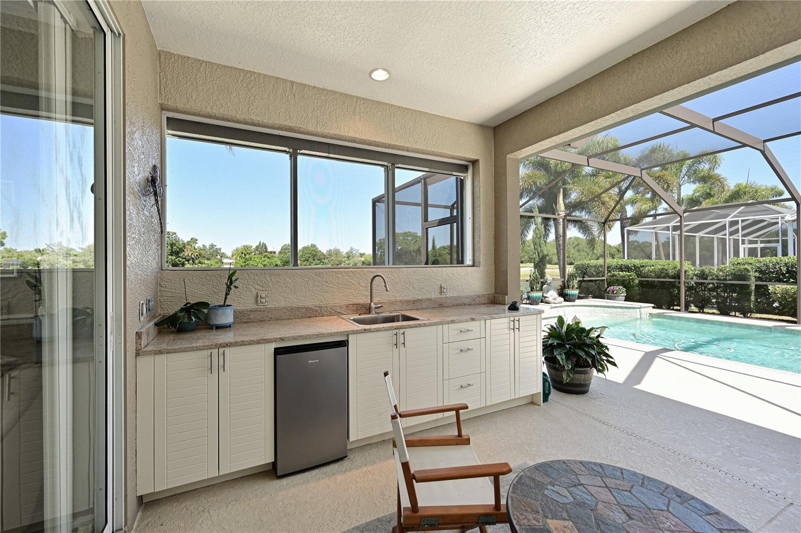 608 PLANTERS MANOR WAY