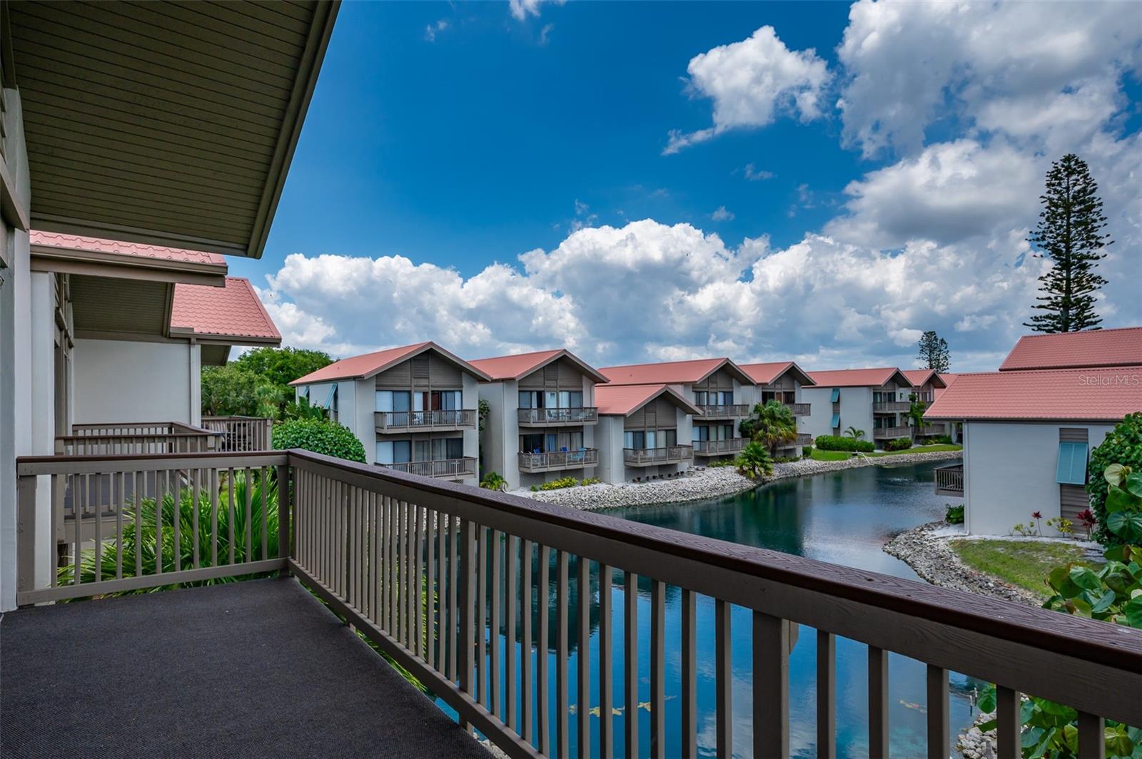 1077 LAKE HOUSE CIR #C201