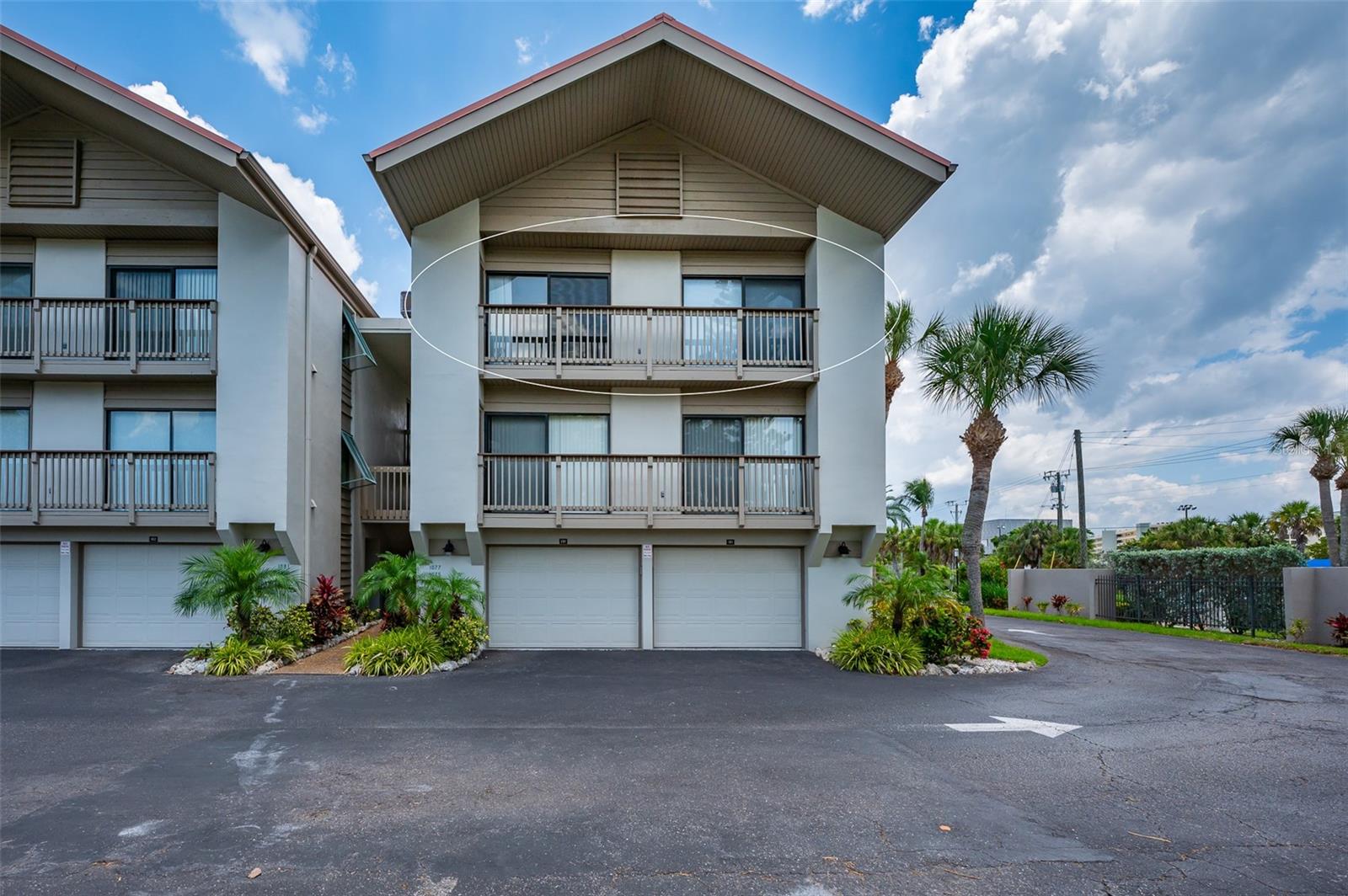 1077 LAKE HOUSE CIR #C201