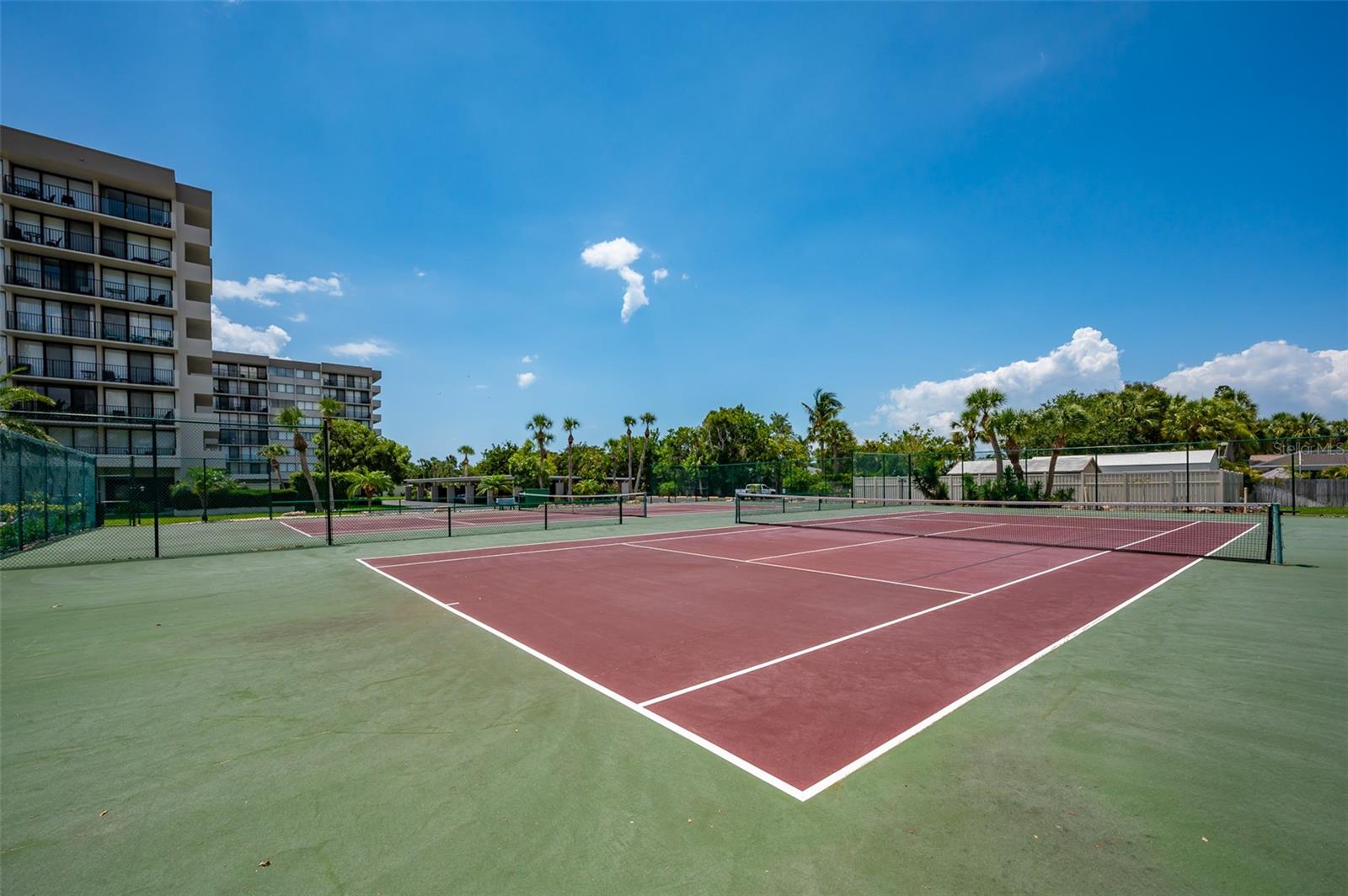 1077 LAKE HOUSE CIR #C201