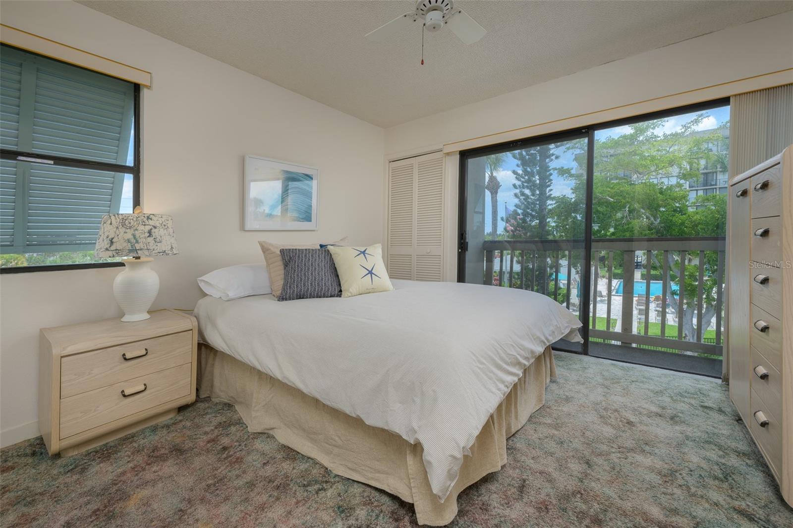 1077 LAKE HOUSE CIR #C201