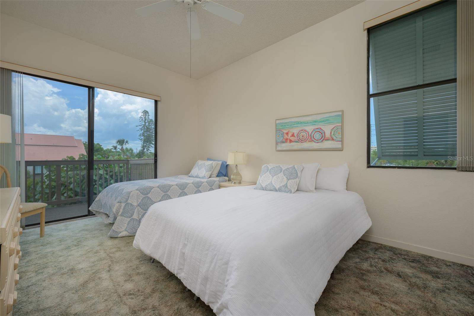 1077 LAKE HOUSE CIR #C201