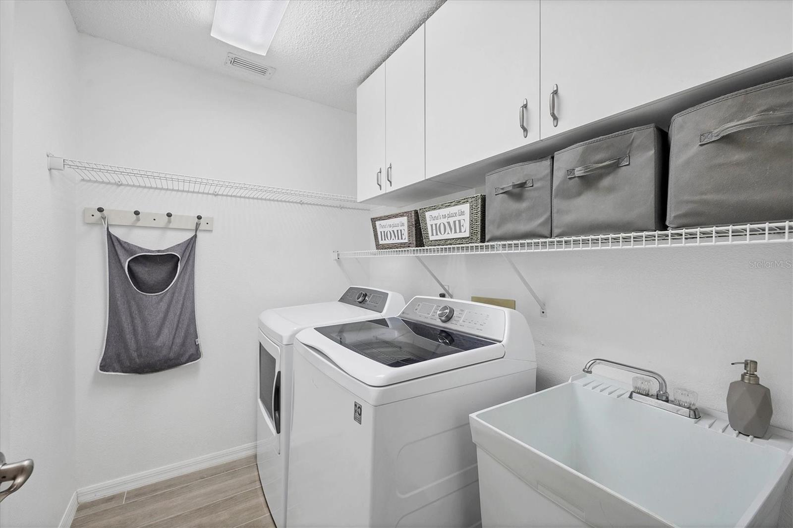 8882 HUNTINGTON POINTE DR