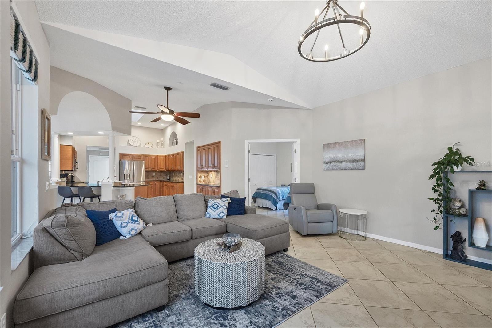 8882 HUNTINGTON POINTE DR