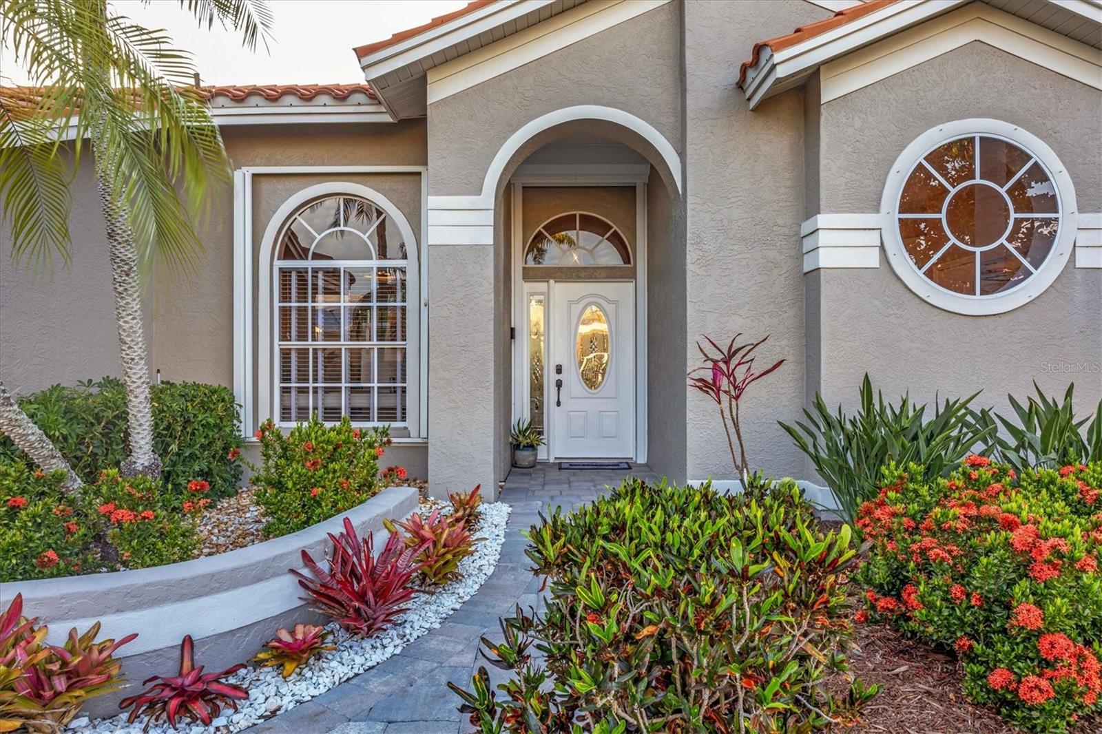 8882 HUNTINGTON POINTE DR