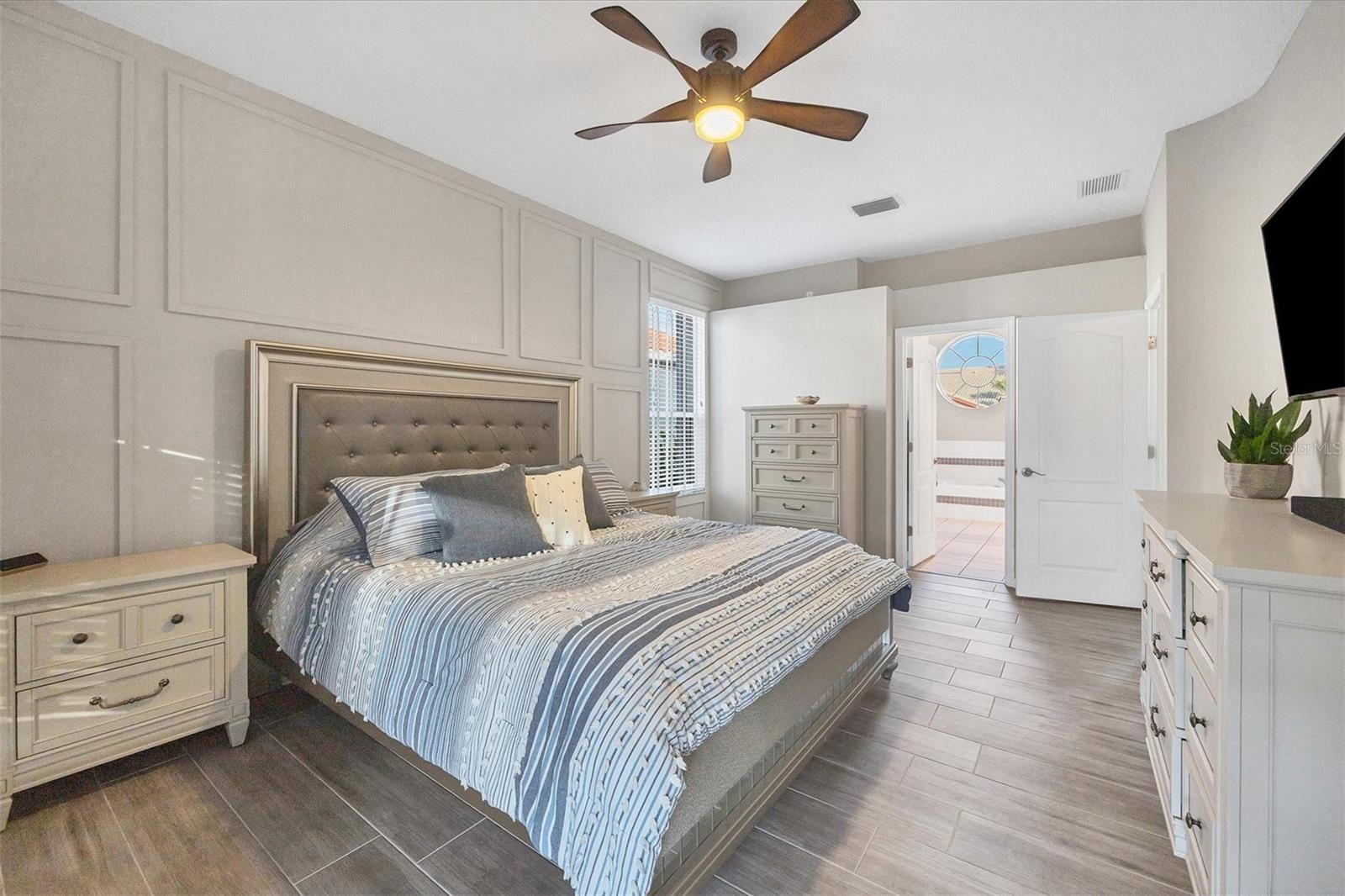 8882 HUNTINGTON POINTE DR