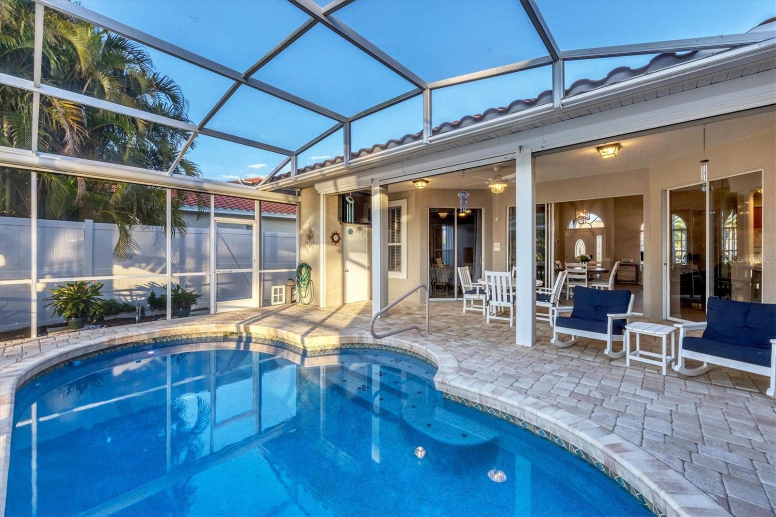 8882 HUNTINGTON POINTE DR