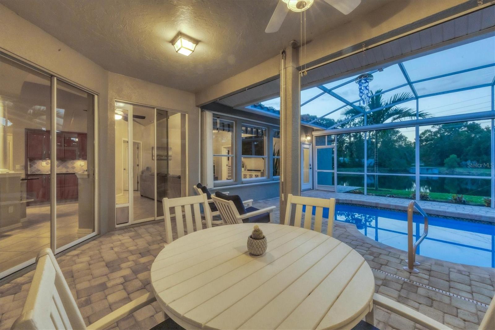 8882 HUNTINGTON POINTE DR