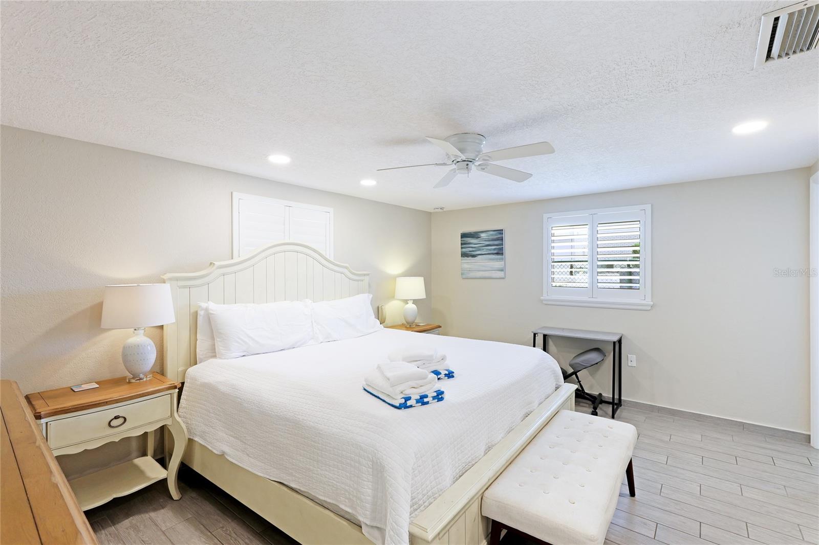 6154 MIDNIGHT PASS RD #15A