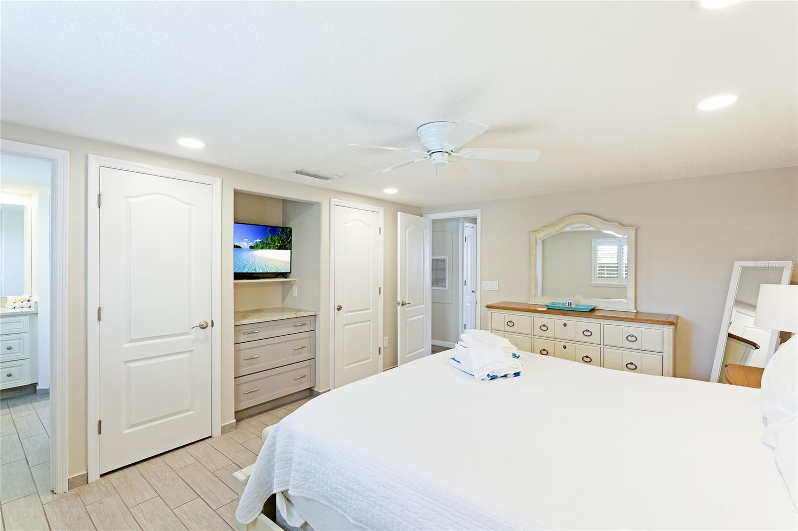 6154 MIDNIGHT PASS RD #15A