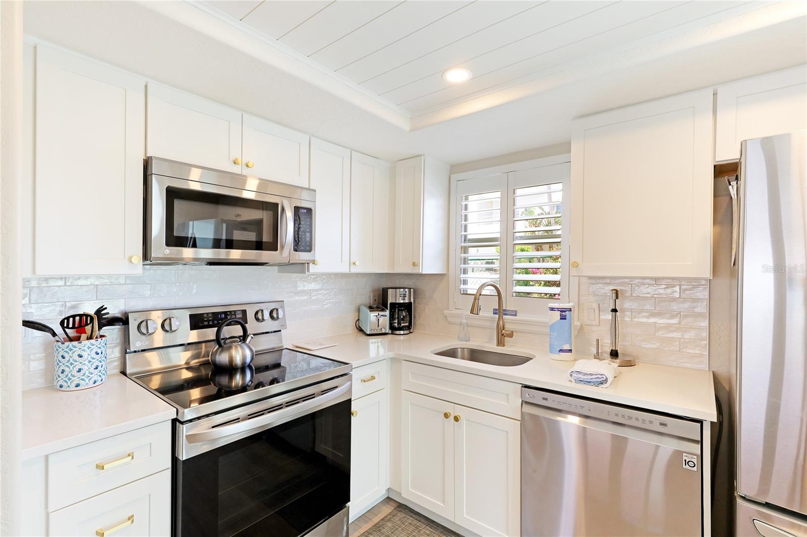 6154 MIDNIGHT PASS RD #15A