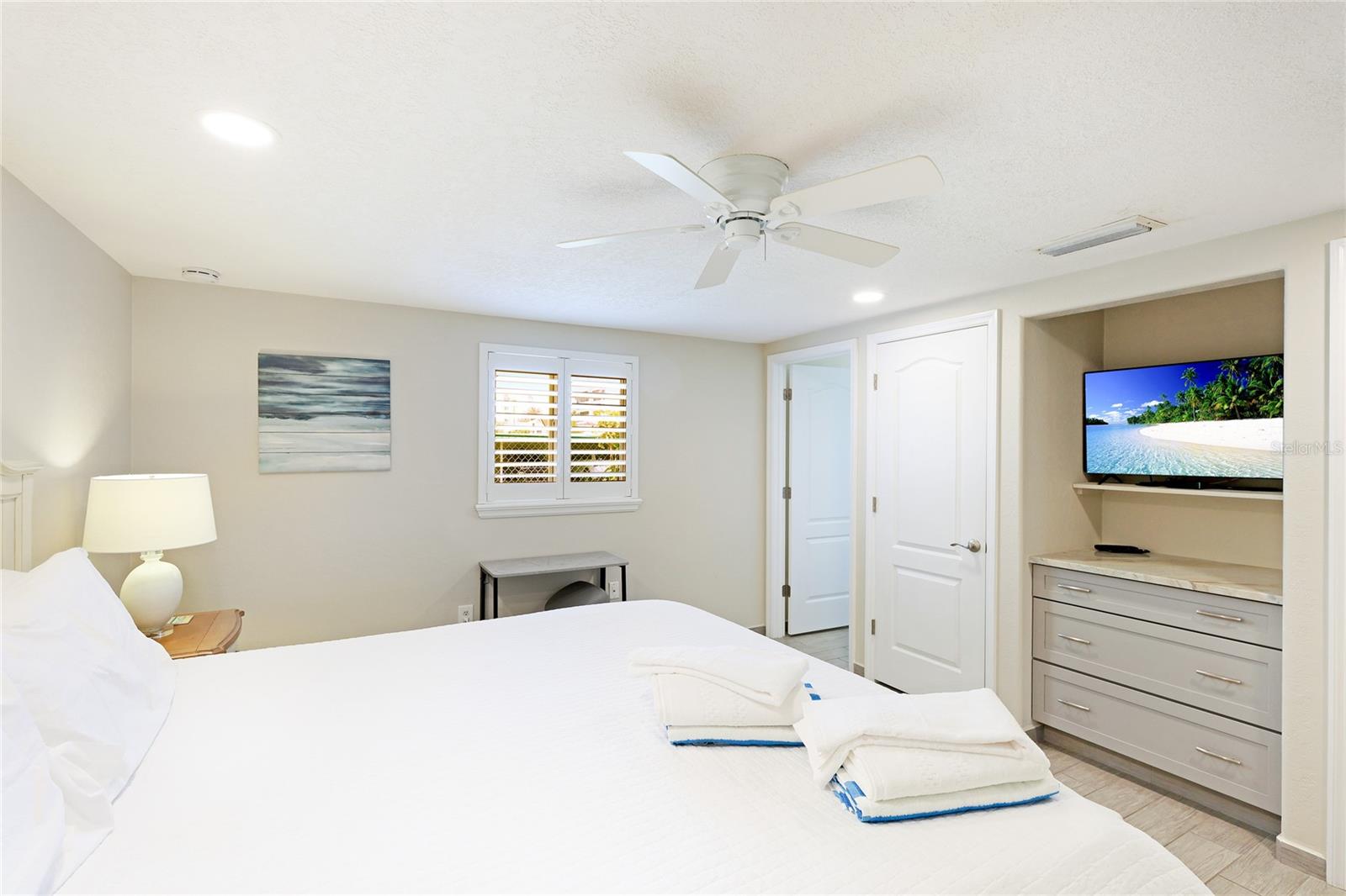 6154 MIDNIGHT PASS RD #15A