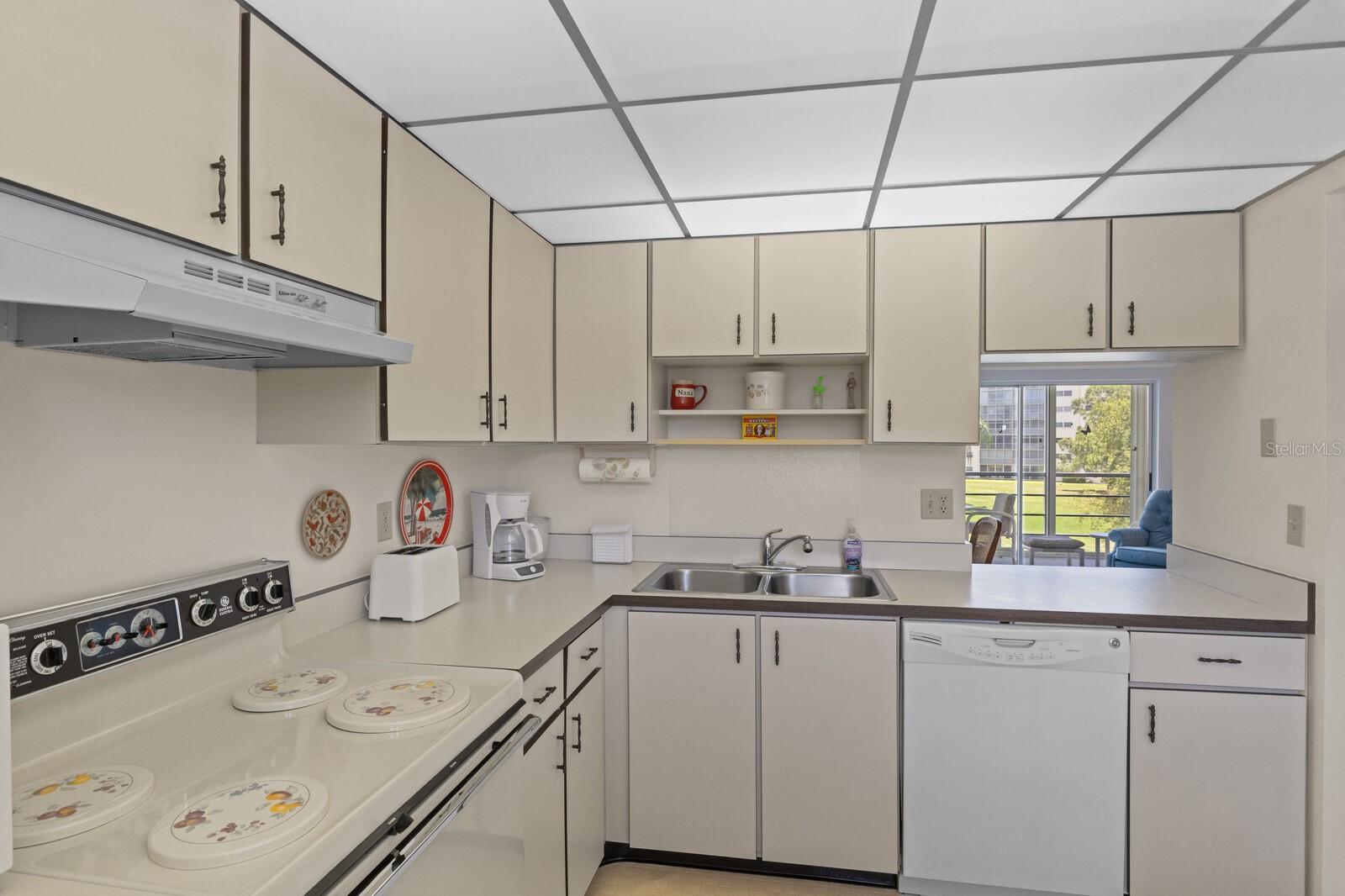 3640 IRONWOOD CIR #305N