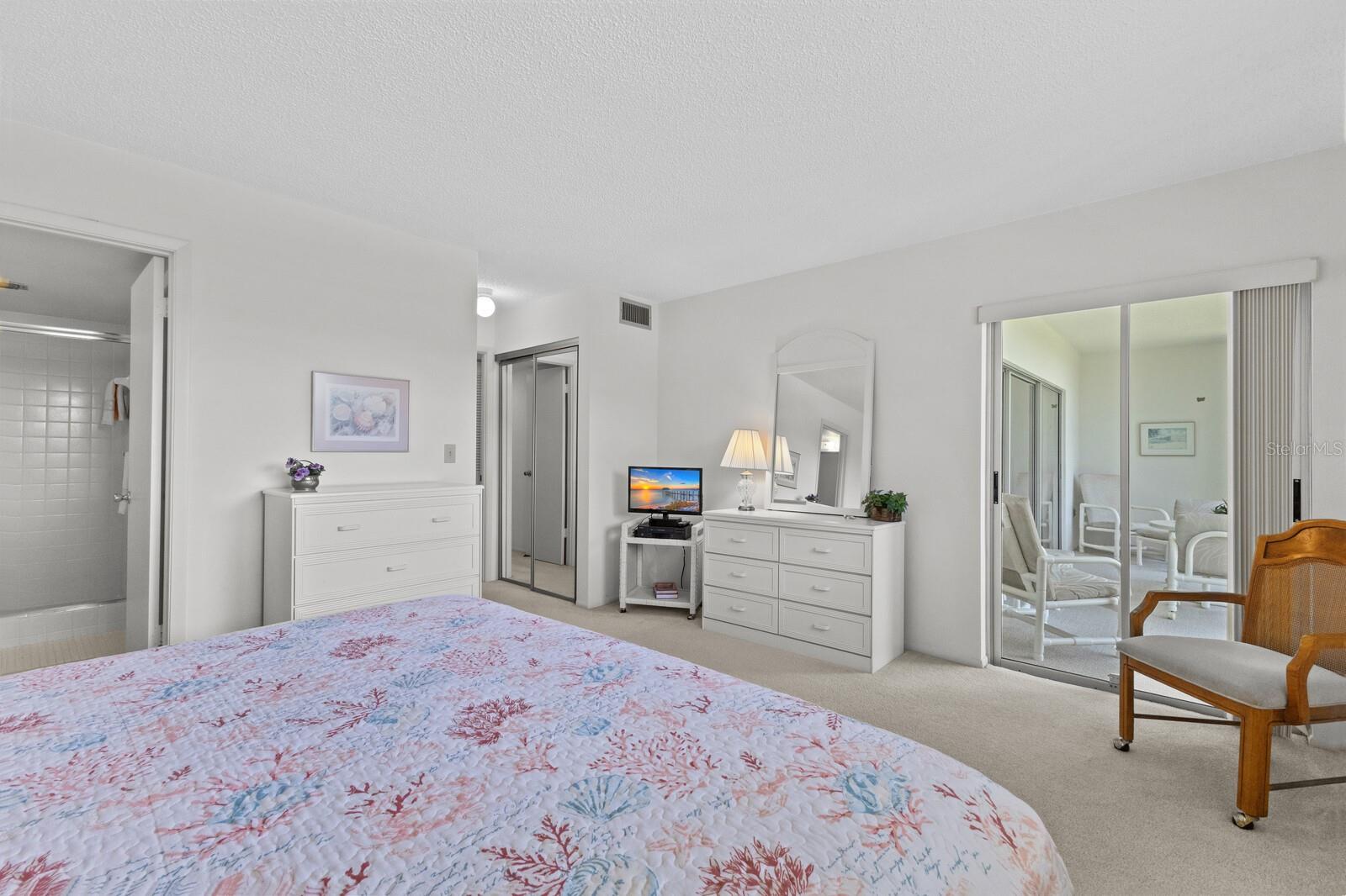 3640 IRONWOOD CIR #305N