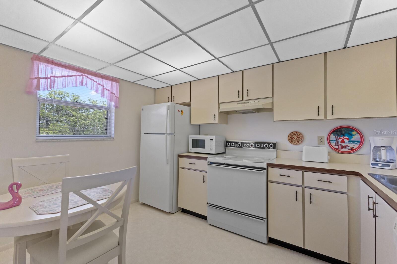 3640 IRONWOOD CIR #305N