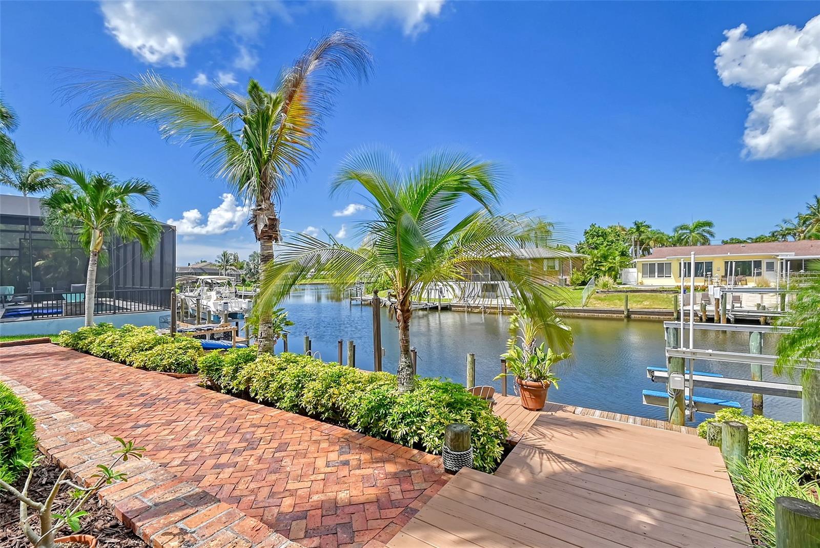 4532 MANGROVE POINT RD