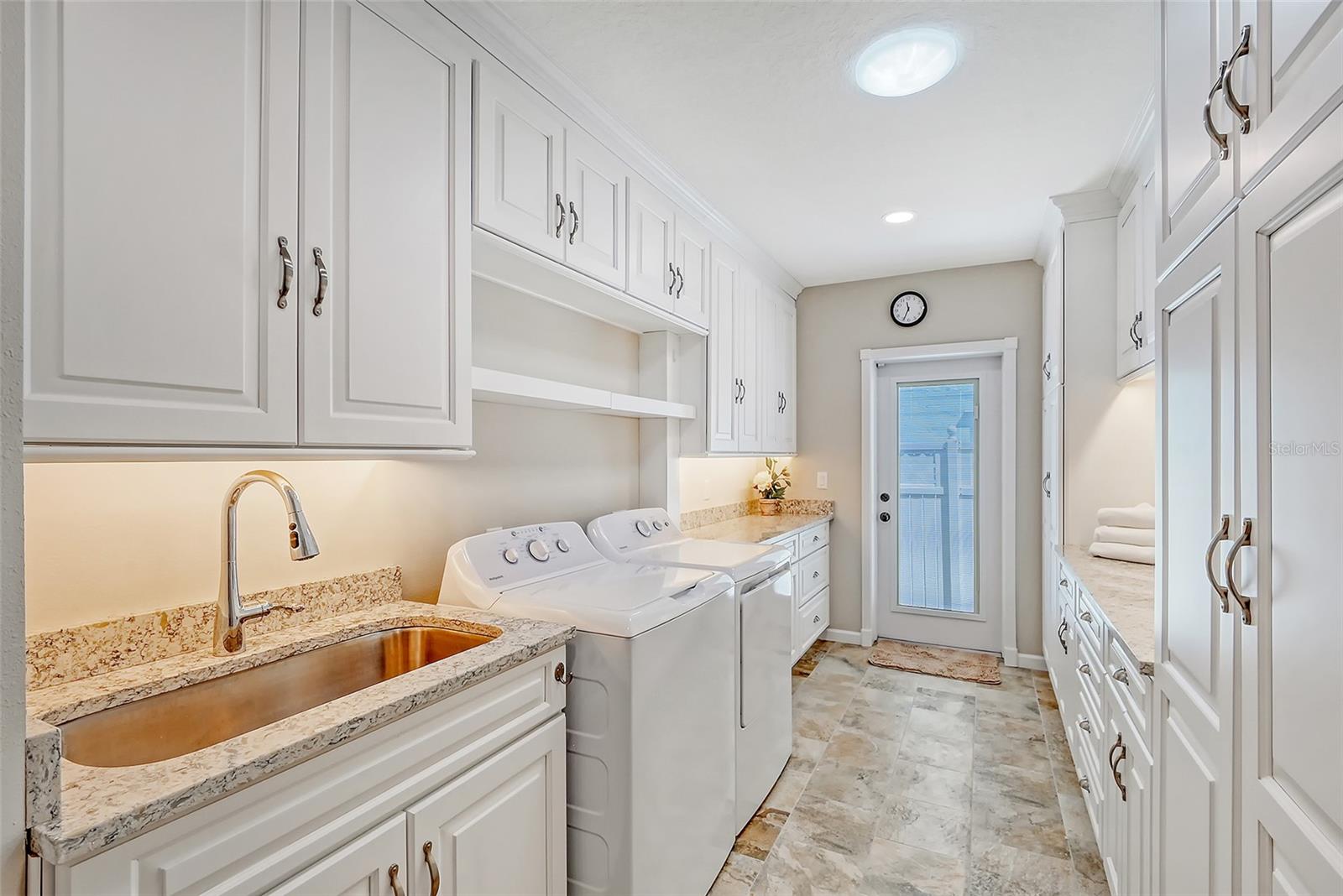 4532 MANGROVE POINT RD