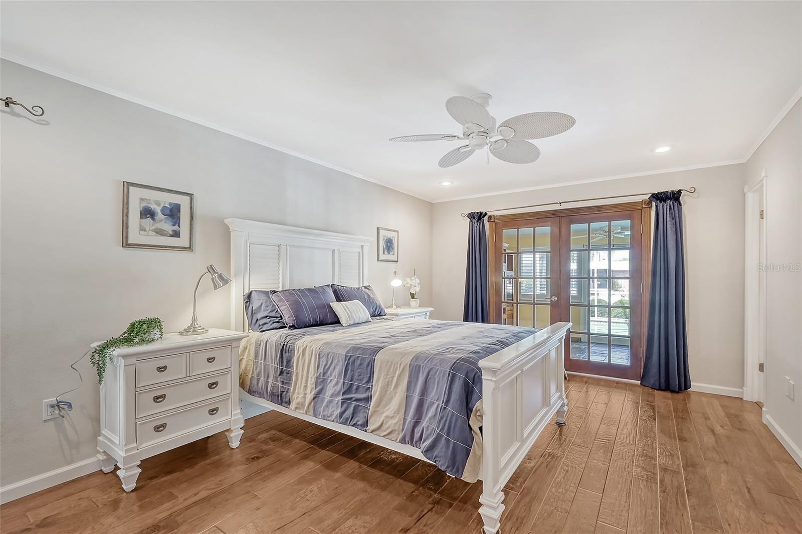 4532 MANGROVE POINT RD