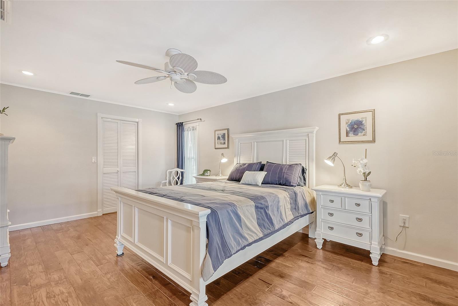 4532 MANGROVE POINT RD