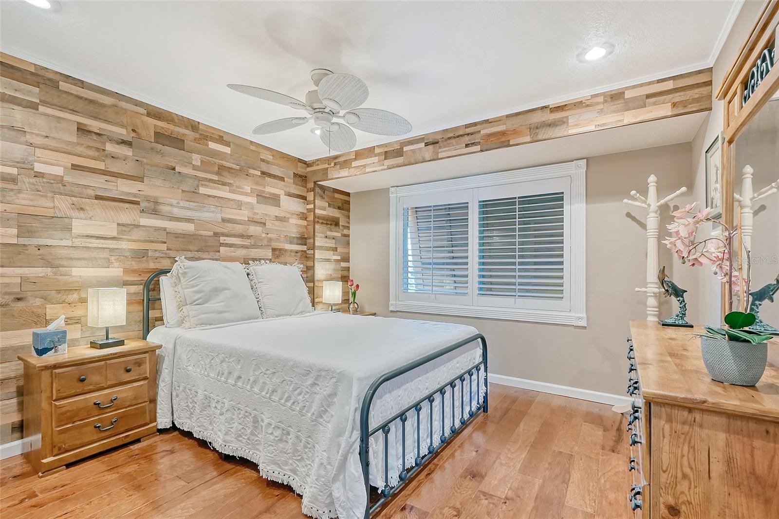 4532 MANGROVE POINT RD