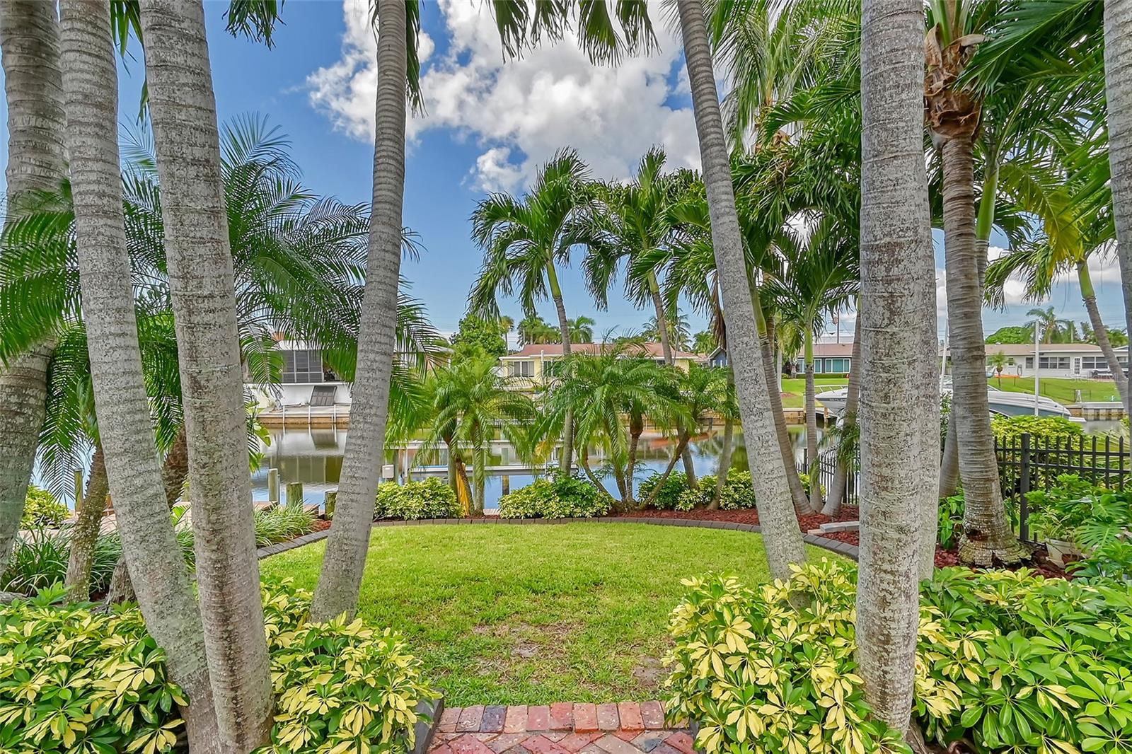 4532 MANGROVE POINT RD